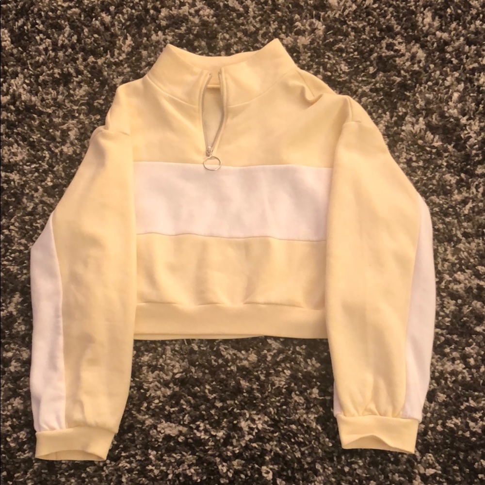 Women’s H&M Yellow Zip Up Sweater.